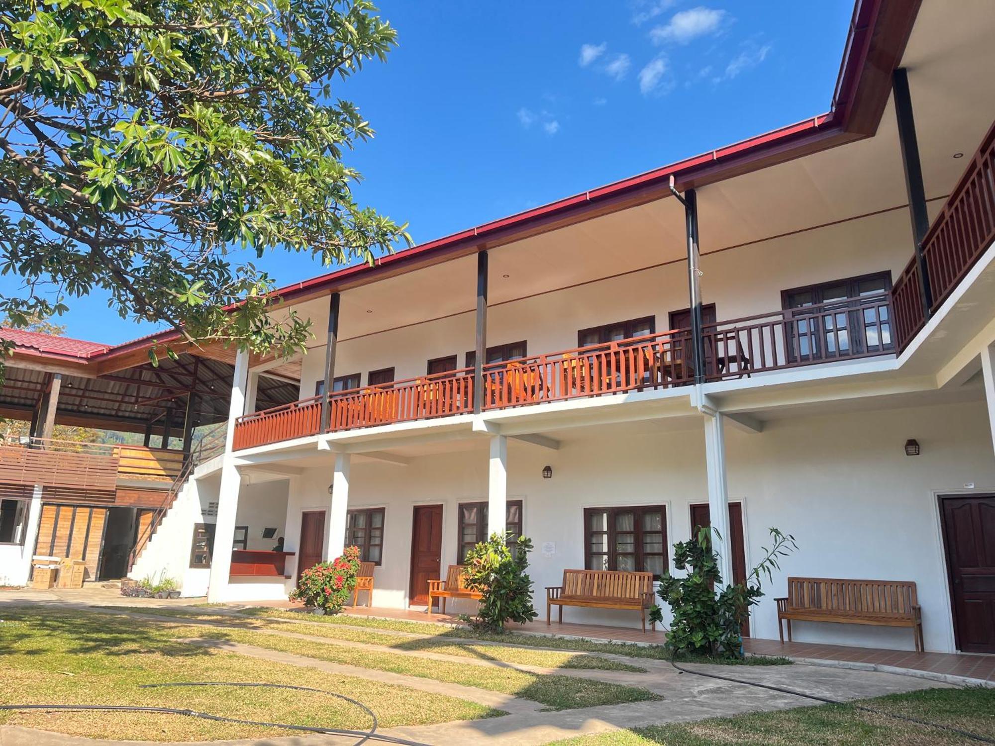 Sanhak Guesthouse 1 Ban Nahin-Nai Exterior foto